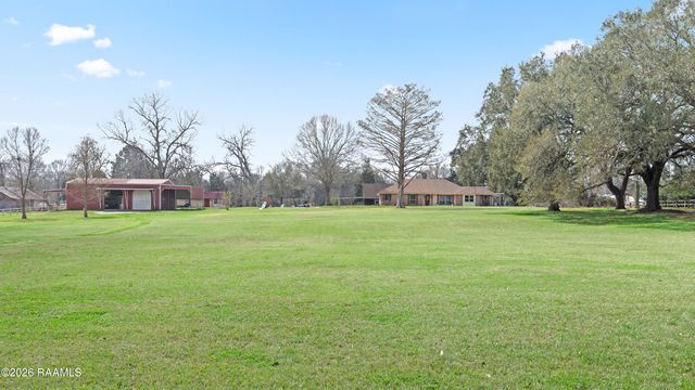 204 Smith Reed Road, Lafayette, LA 70507