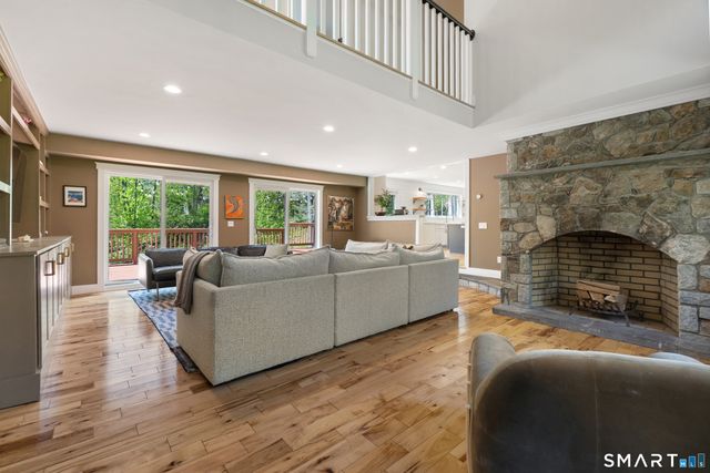 9 Maplewood Road, Ridgefield, CT 06877