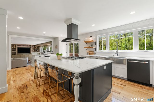9 Maplewood Road, Ridgefield, CT 06877
