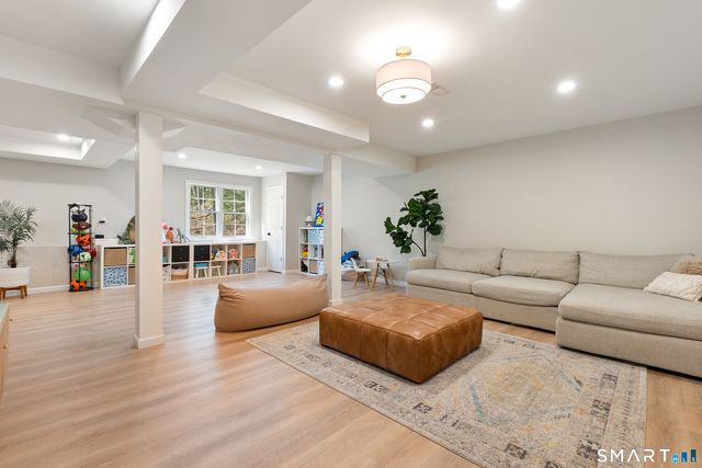 9 Maplewood Road, Ridgefield, CT 06877