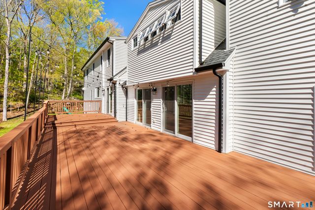 9 Maplewood Road, Ridgefield, CT 06877