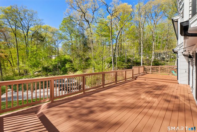 9 Maplewood Road, Ridgefield, CT 06877