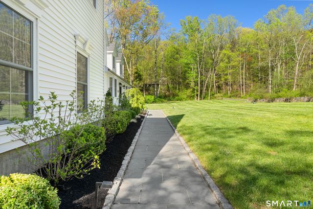 9 Maplewood Road, Ridgefield, CT 06877