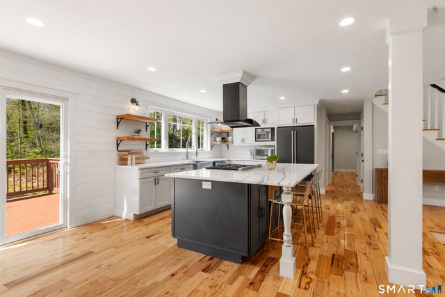 9 Maplewood Road, Ridgefield, CT 06877