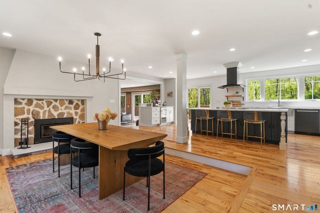9 Maplewood Road, Ridgefield, CT 06877