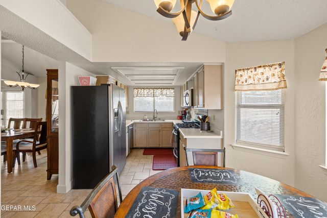 4316 LOMA DE LUNA Drive, El Paso, TX 79934