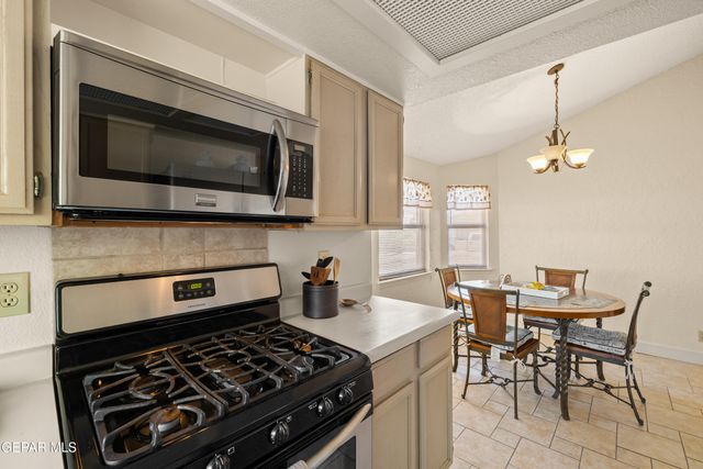 4316 LOMA DE LUNA Drive, El Paso, TX 79934