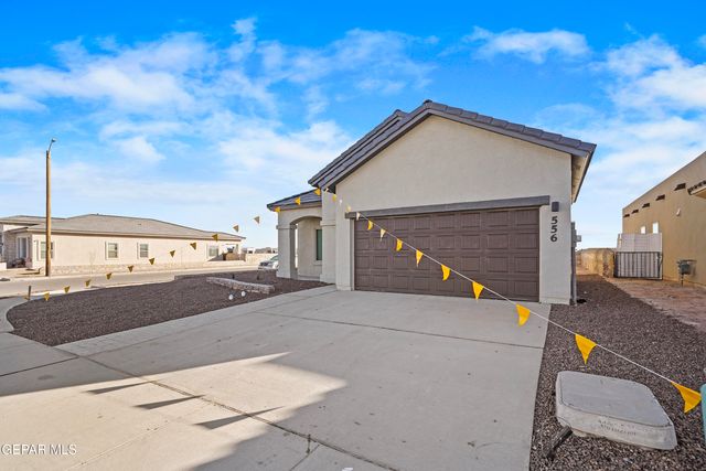 556 Paseo Dulce Avenue, Horizon City, TX 79928