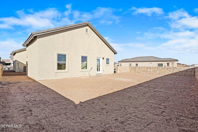 556 Paseo Dulce Avenue, Horizon City, TX 79928