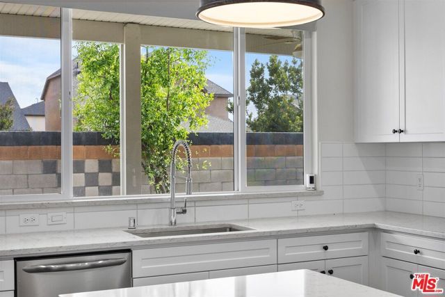 9223 Manor Glen Lane, Shafter, CA 93263