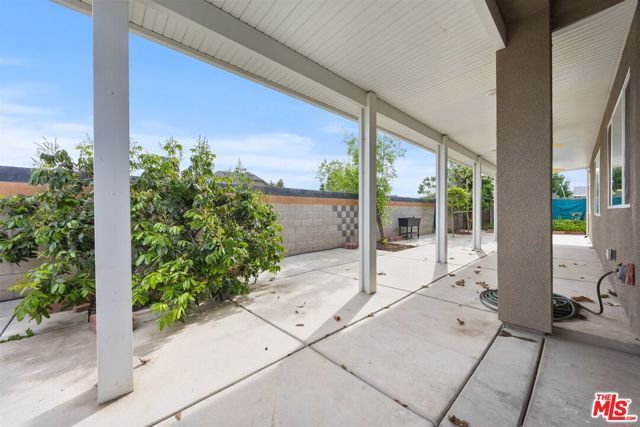 9223 Manor Glen Lane, Shafter, CA 93263