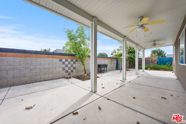 9223 Manor Glen Lane, Shafter, CA 93263