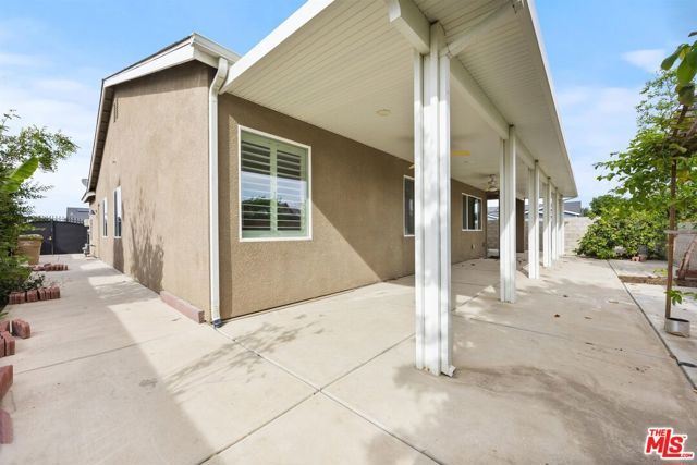 9223 Manor Glen Lane, Shafter, CA 93263