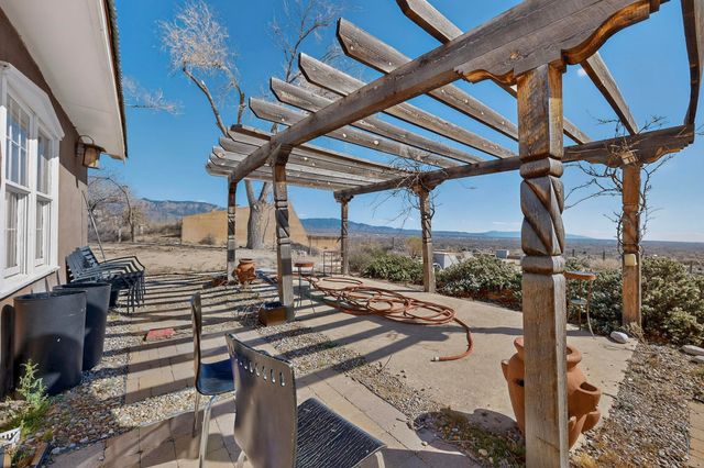 393 Chimaja Road, Corrales, NM 87048