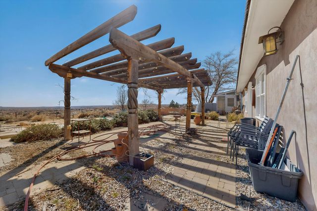 393 Chimaja Road, Corrales, NM 87048
