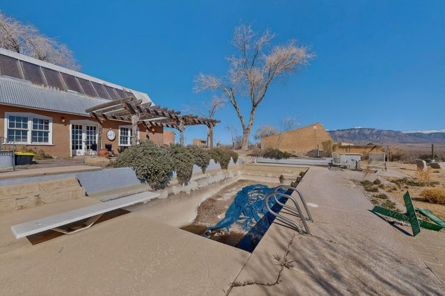 393 Chimaja Road, Corrales, NM 87048