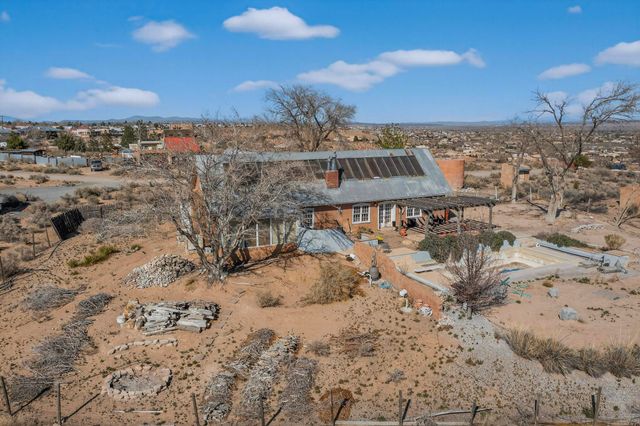 393 Chimaja Road, Corrales, NM 87048