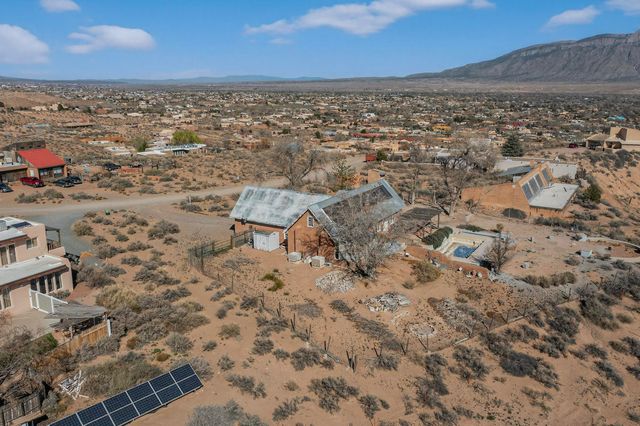 393 Chimaja Road, Corrales, NM 87048