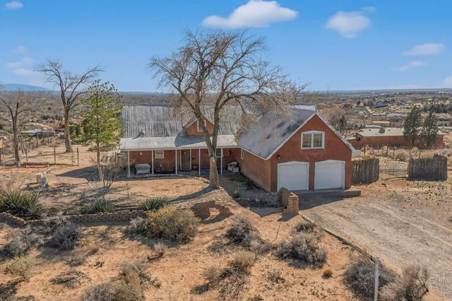 393 Chimaja Road, Corrales, NM 87048