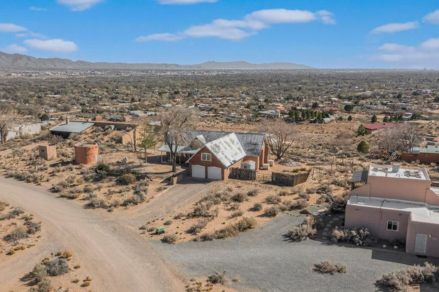 393 Chimaja Road, Corrales, NM 87048