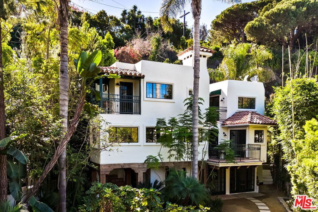 415 W Rustic Road, Santa Monica, CA 90402 — photo 2