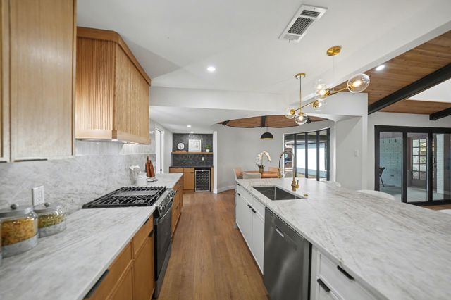 7115 Cosgrove Drive, Dallas, TX 75231