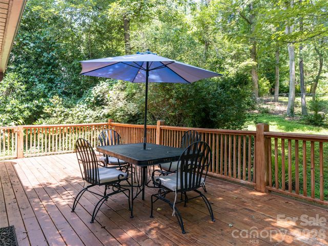 14 Forest Ridge Drive, Arden, NC 28704