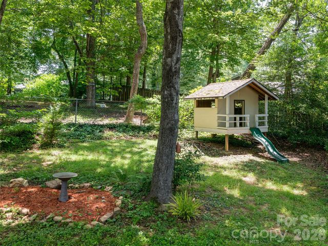 14 Forest Ridge Drive, Arden, NC 28704