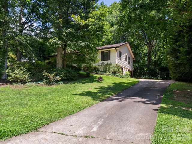 14 Forest Ridge Drive, Arden, NC 28704