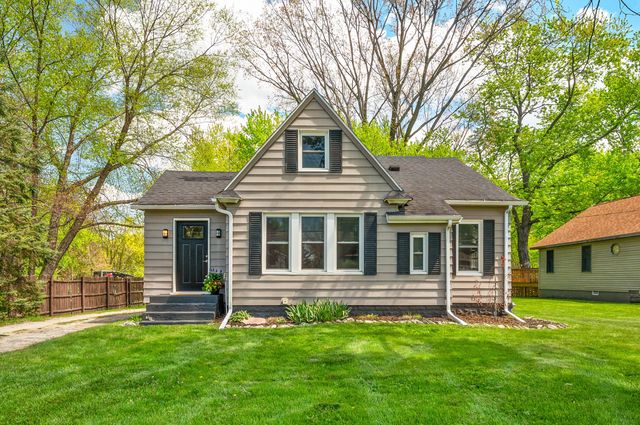 10497 California Road, Lake Charter Twp, MI 49106