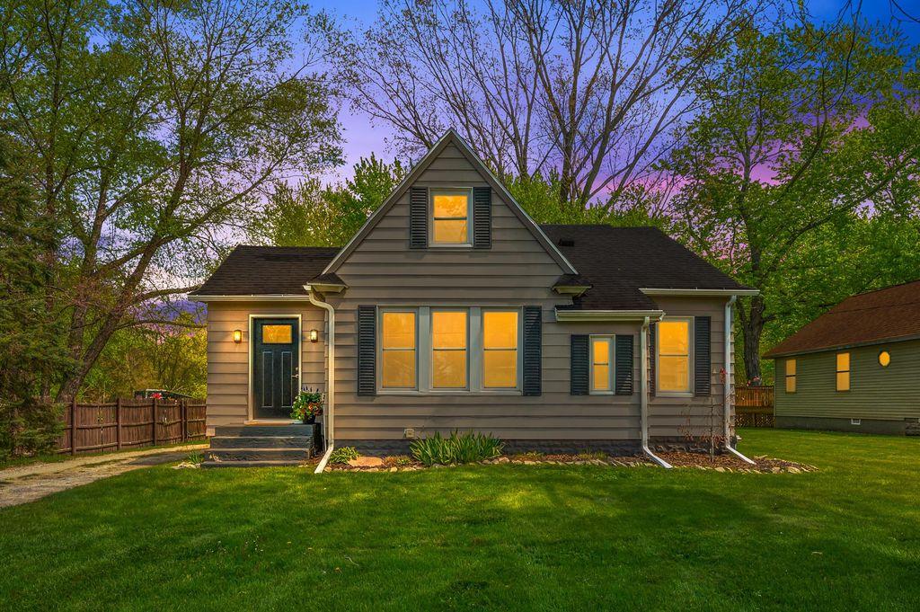 10497 California Road, Lake Charter Twp, MI 49106