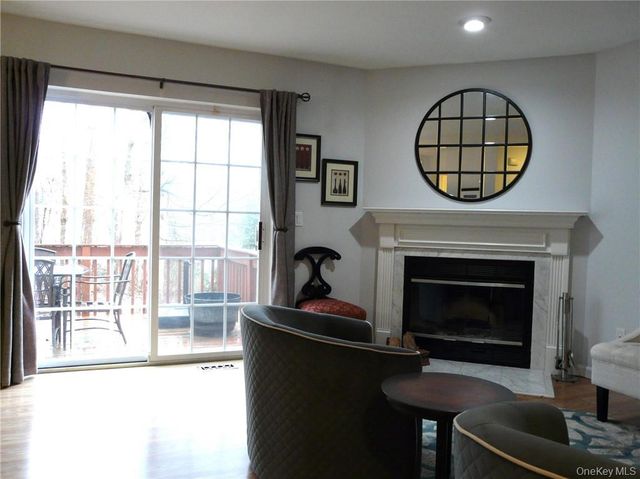 210 Sandpiper Court 210, Yorktown Heights, NY 10598