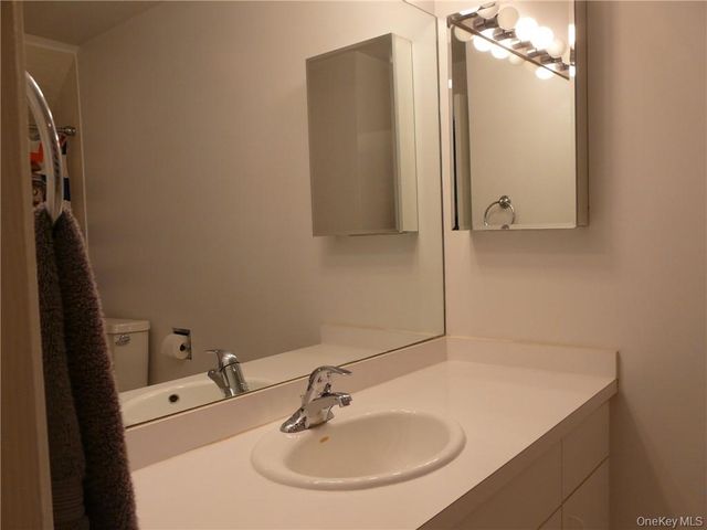 210 Sandpiper Court 210, Yorktown Heights, NY 10598