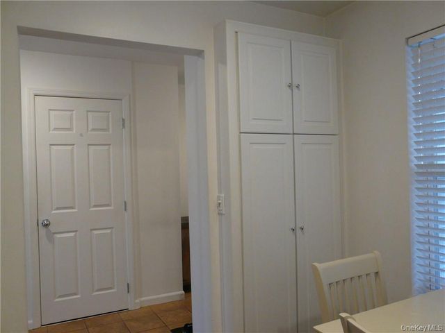 210 Sandpiper Court 210, Yorktown Heights, NY 10598