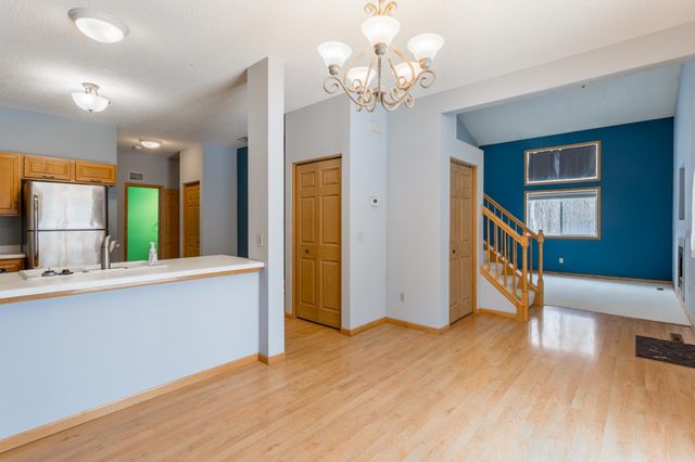 607 Woodduck Drive D, Woodbury, MN 55125