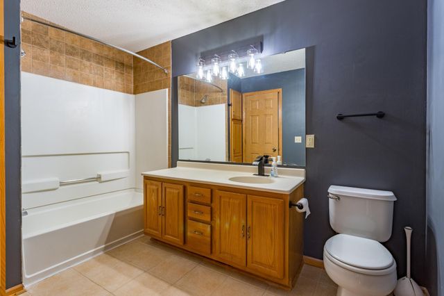 607 Woodduck Drive D, Woodbury, MN 55125