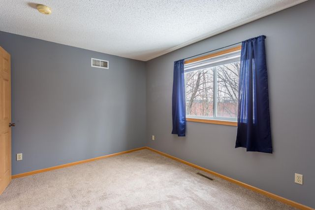 607 Woodduck Drive D, Woodbury, MN 55125