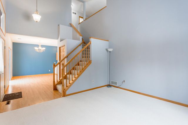 607 Woodduck Drive D, Woodbury, MN 55125