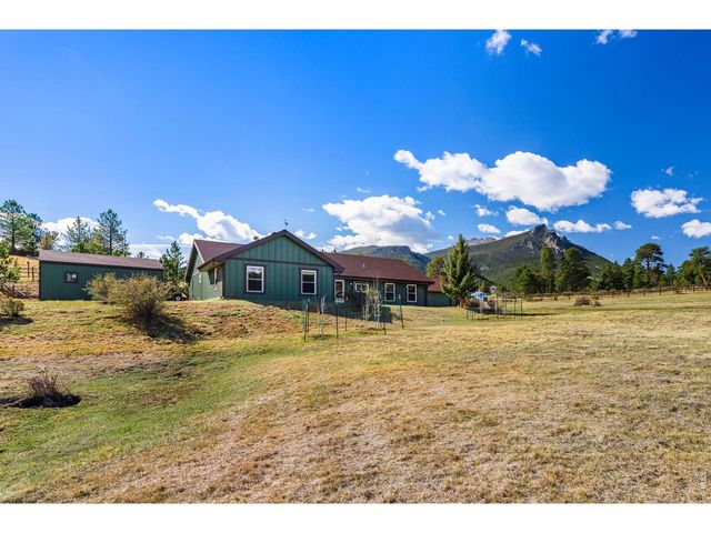 2758 Carriage Dr, Estes Park, CO 80517