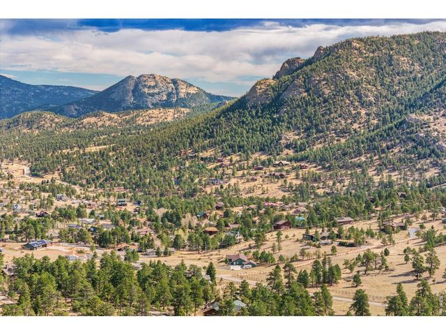 2758 Carriage Dr, Estes Park, CO 80517