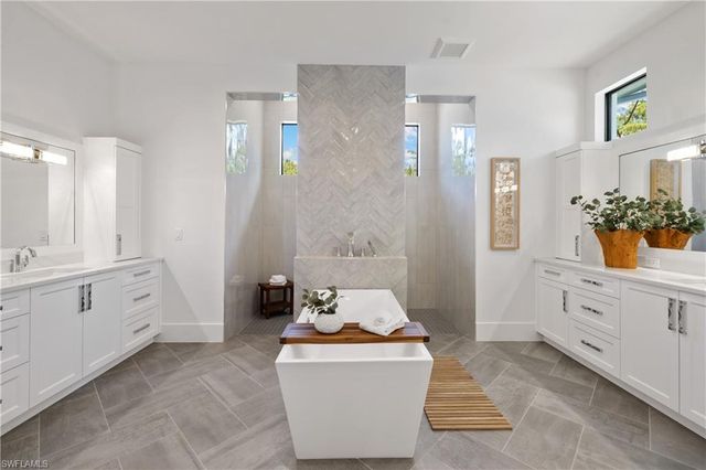 4221 7th AVE NW, Naples, FL 34119