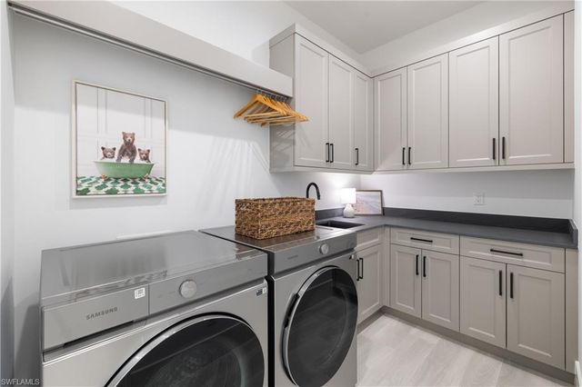 4221 7th AVE NW, Naples, FL 34119