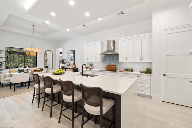 4221 7th AVE NW, Naples, FL 34119