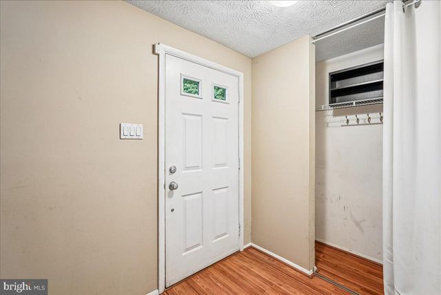 2331 MIDDLE CREEK LN, Reston, VA 20191