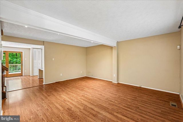 2331 MIDDLE CREEK LN, Reston, VA 20191