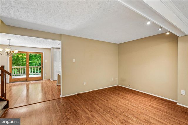 2331 MIDDLE CREEK LN, Reston, VA 20191