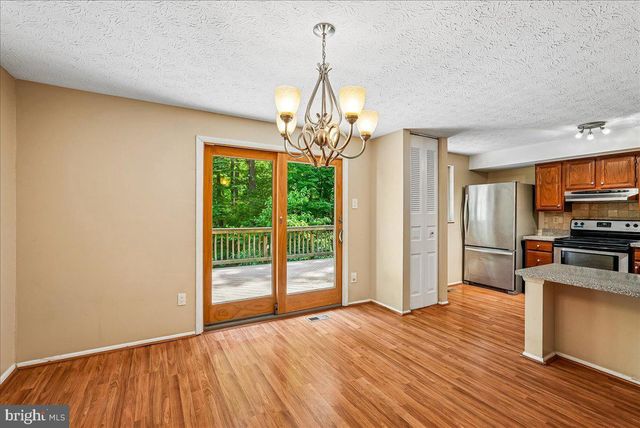 2331 MIDDLE CREEK LN, Reston, VA 20191