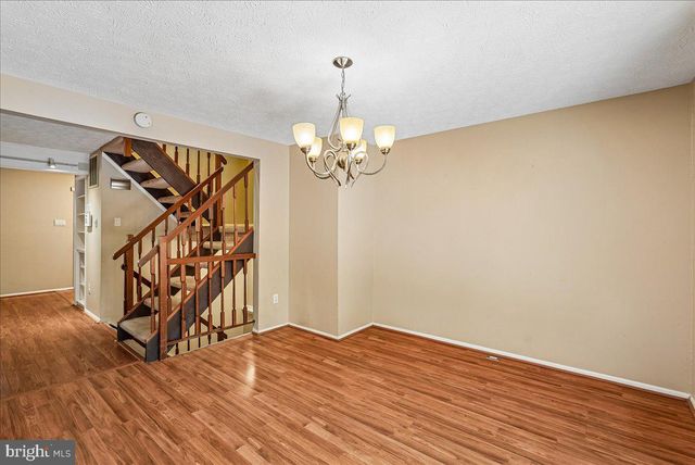 2331 MIDDLE CREEK LN, Reston, VA 20191