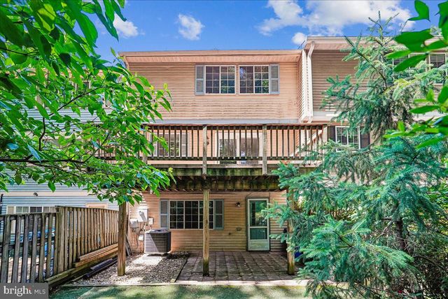 2331 MIDDLE CREEK LN, Reston, VA 20191