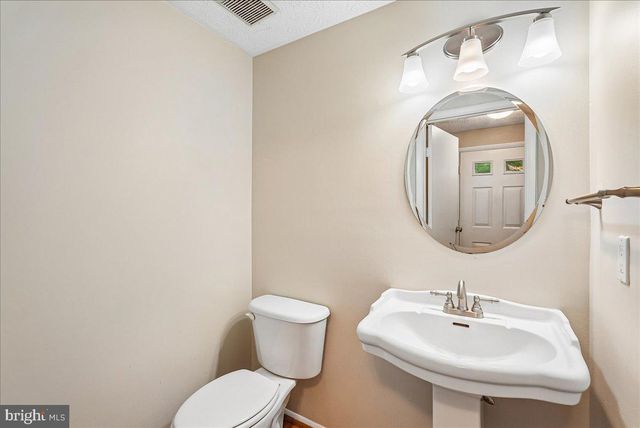 2331 MIDDLE CREEK LN, Reston, VA 20191